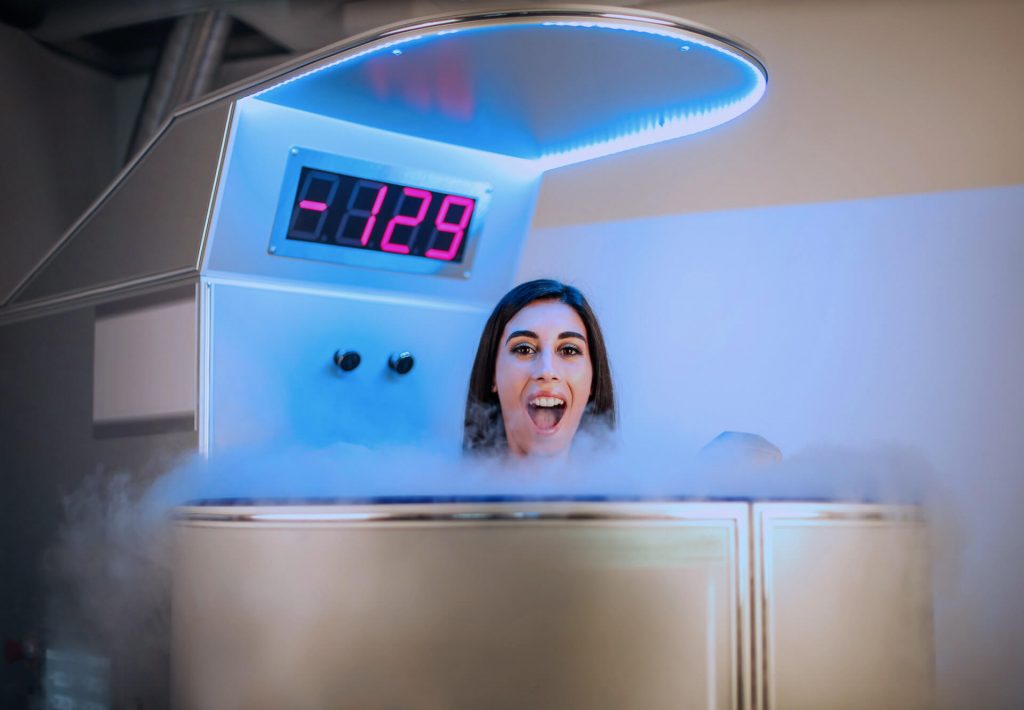 Nitrogen cryotherapy chamber